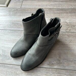 Earth West Riverton Smooth Leather Ankle Bootie in Oil Green